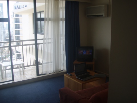 Surfers Paradise Hotel Room 01